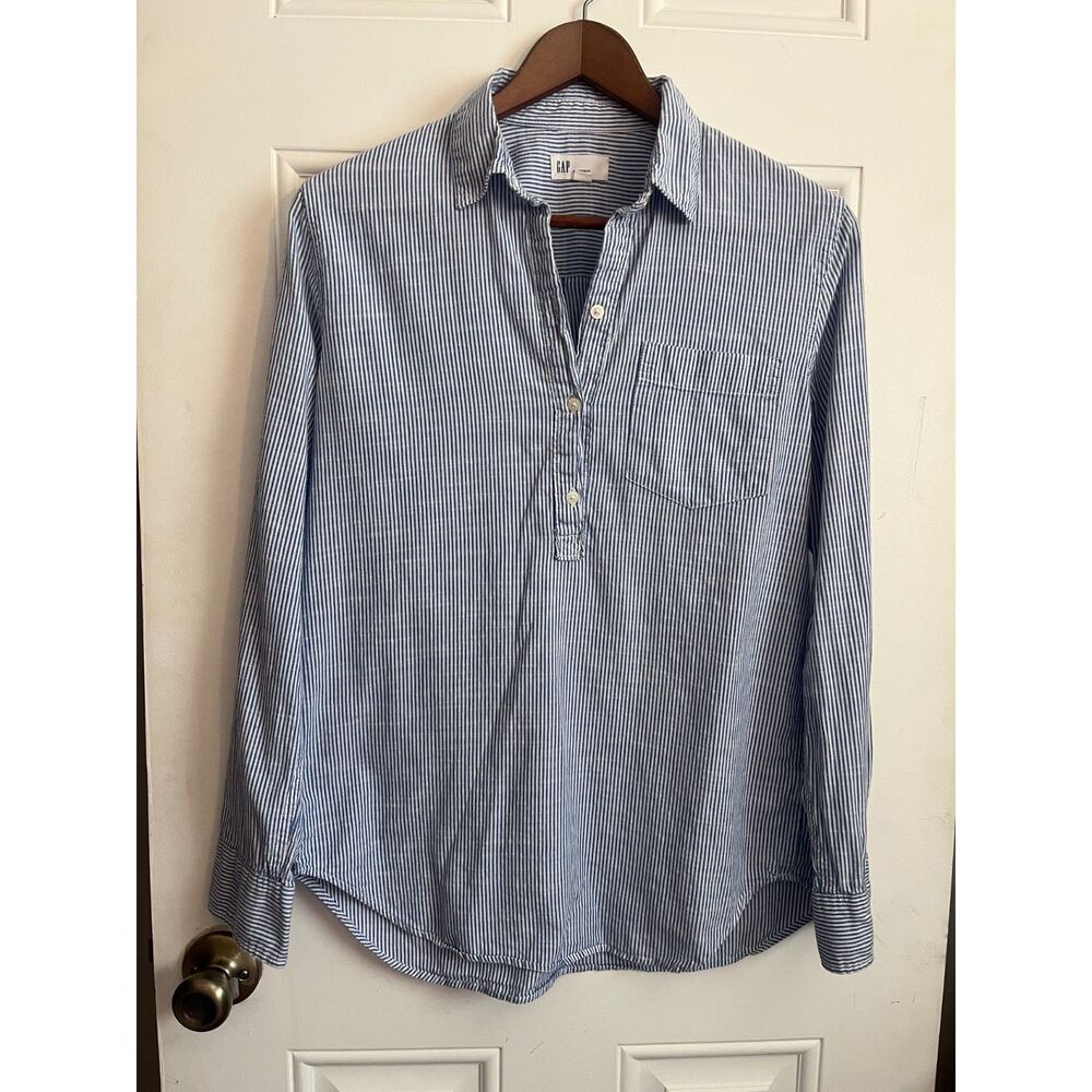 Gap blue & white striped half button blouse XS